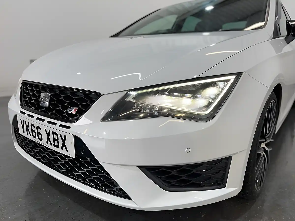 Used 2016 SEAT Leon Cupra 290 White - Interior and Exterior details 4