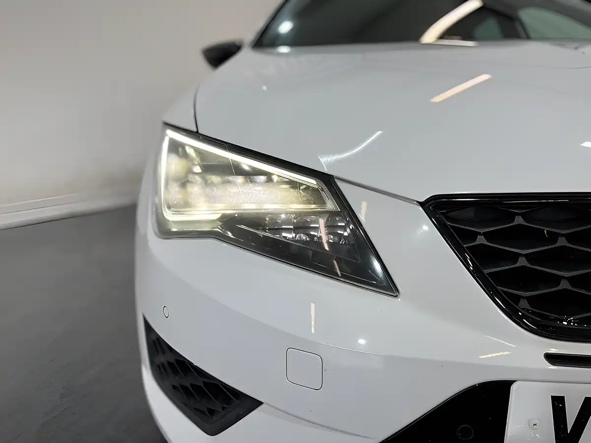 Used 2016 SEAT Leon Cupra 290 White - Interior and Exterior details 5