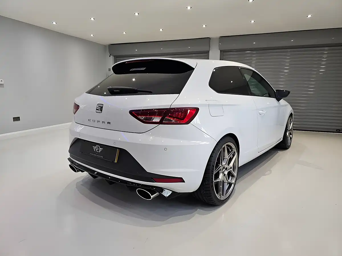 Used 2016 SEAT Leon Cupra White - Interior and Exterior details 4