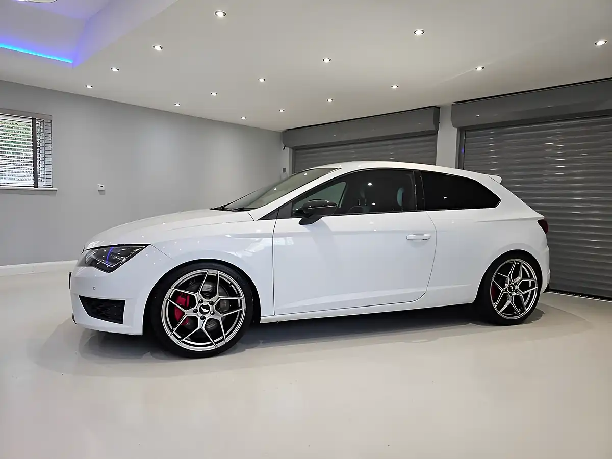 Used 2016 SEAT Leon Cupra White - Interior and Exterior details 7