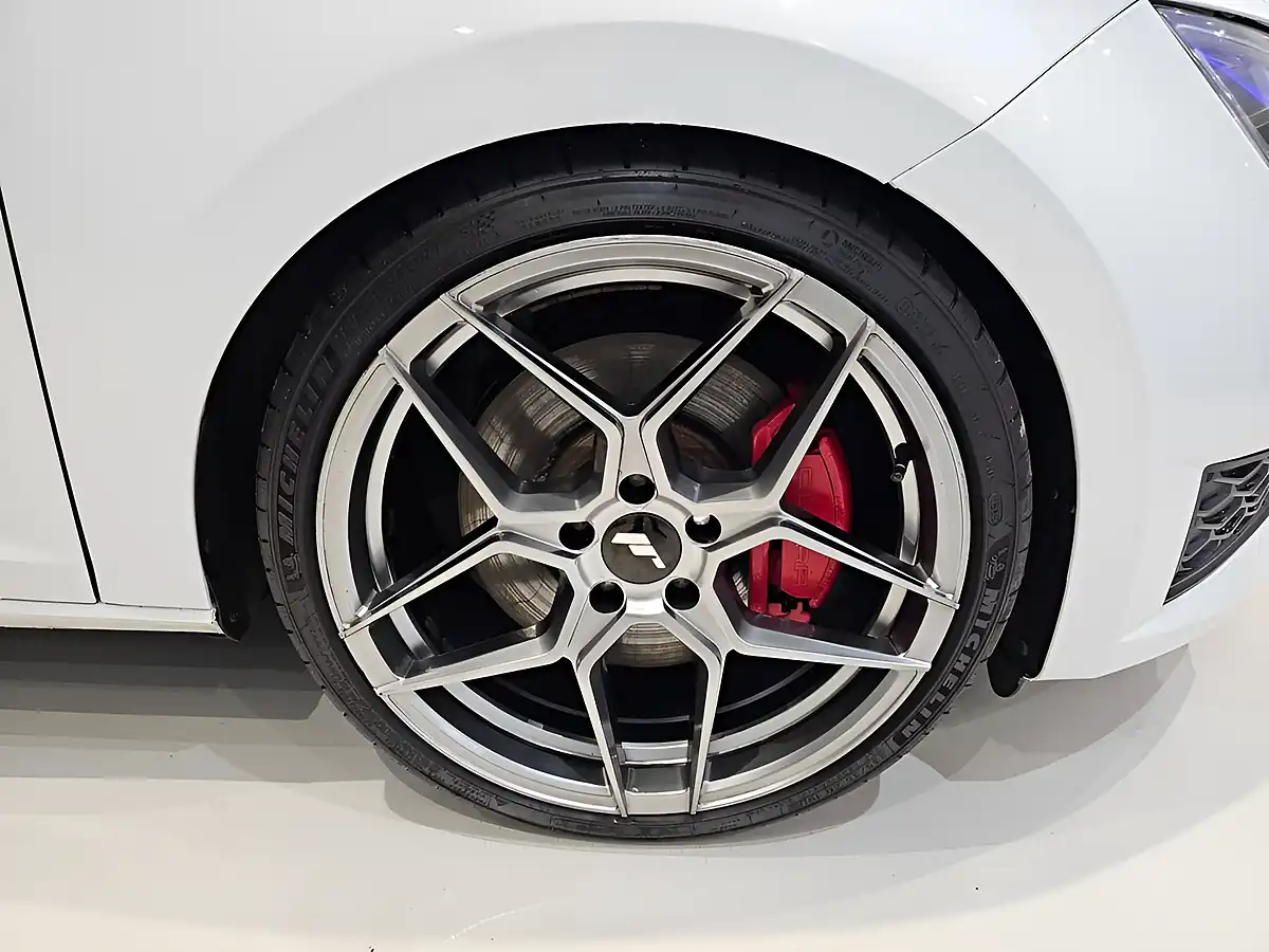 Used 2016 SEAT Leon Cupra White - Interior and Exterior details 8