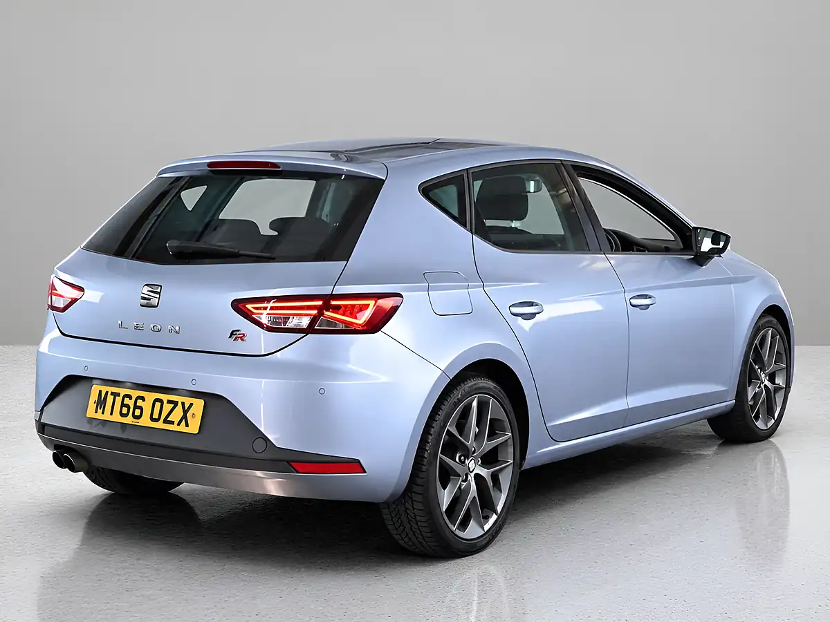 Used 2016 SEAT Leon Fr Edition Silver - Interior and Exterior details 4