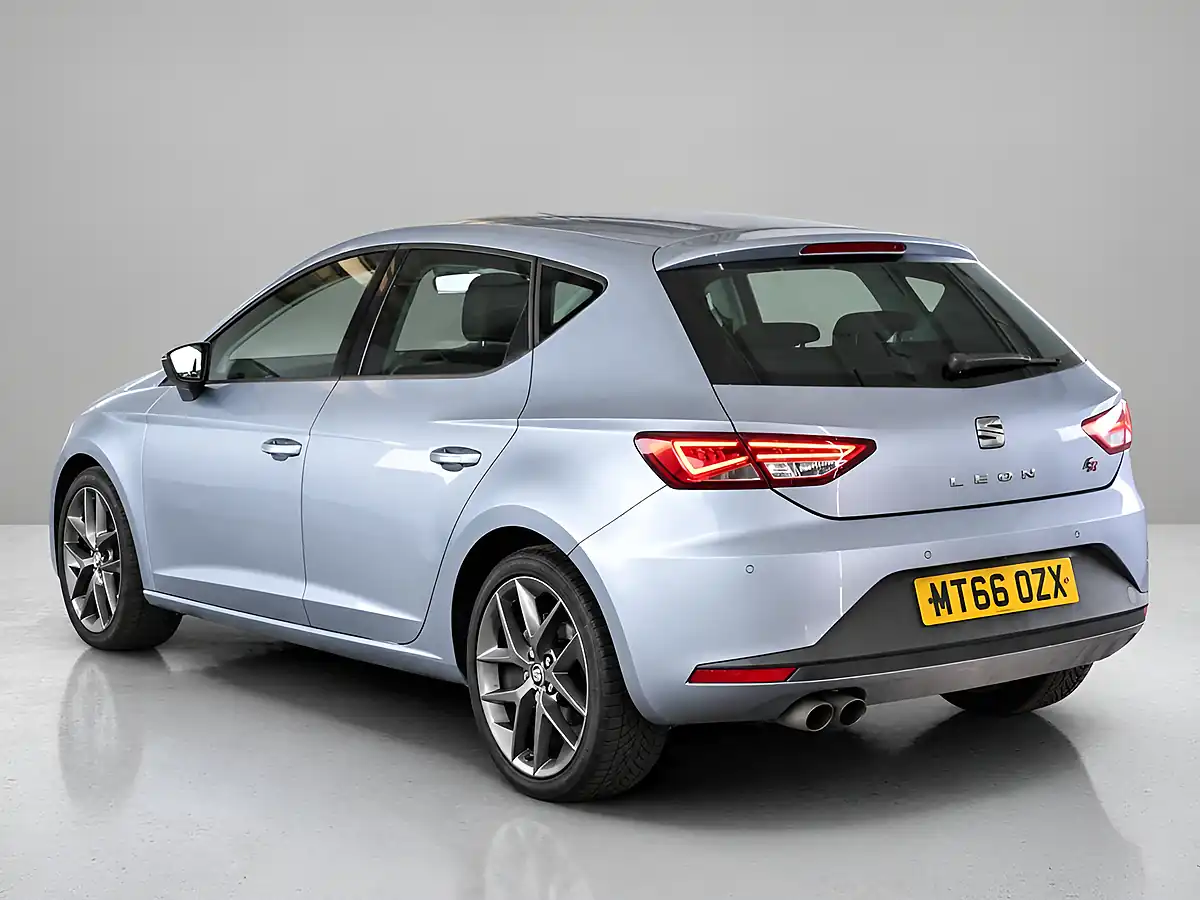 Used 2016 SEAT Leon Fr Edition Silver - Interior and Exterior details 5
