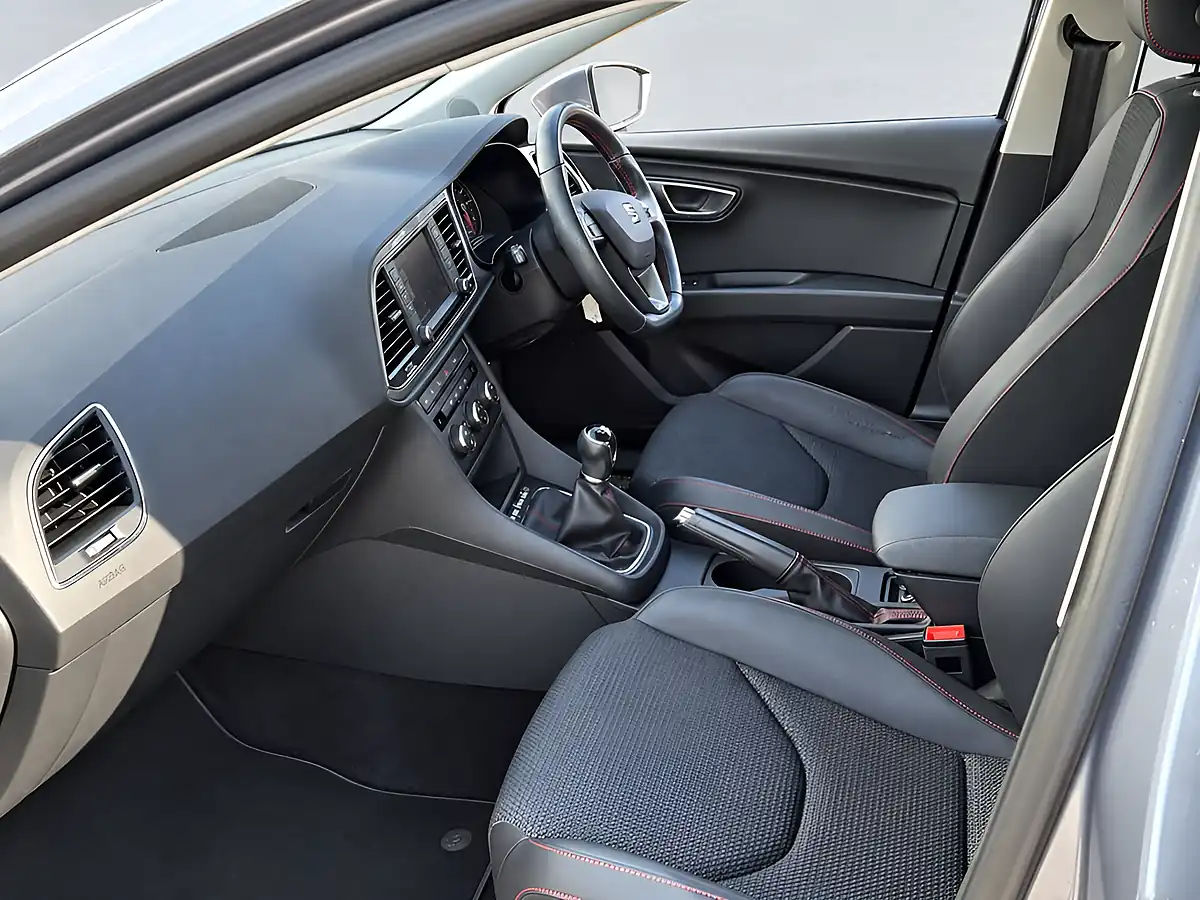 Used 2016 SEAT Leon Fr Edition Silver - Interior and Exterior details 6