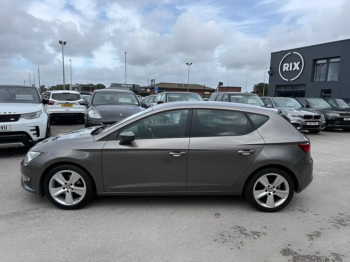 Used 2016 SEAT Leon Fr Grey - Interior and Exterior details 3