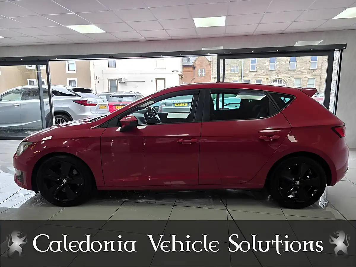 Used 2016 SEAT Leon Fr Red - Interior and Exterior details 11