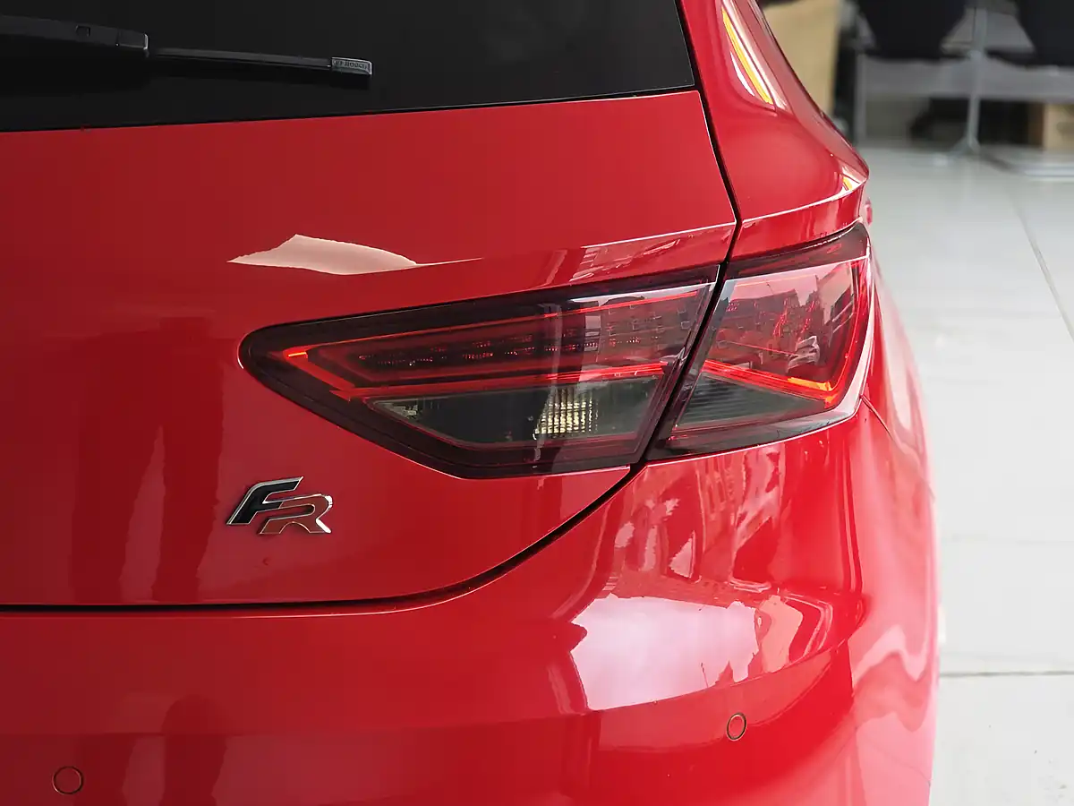Used 2016 SEAT Leon Fr Red - Interior and Exterior details 20