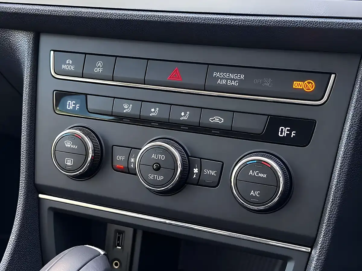 Used 2016 SEAT Leon Fr Silver - Interior and Exterior details 17