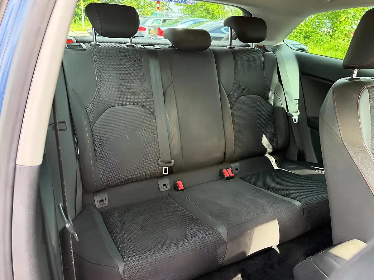 Used 2016 SEAT Leon Fr Sport Blue - Interior and Exterior details 11