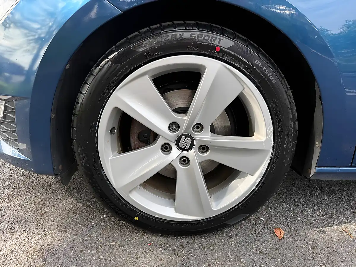 Used 2016 SEAT Leon Fr Sport Blue - Interior and Exterior details 13