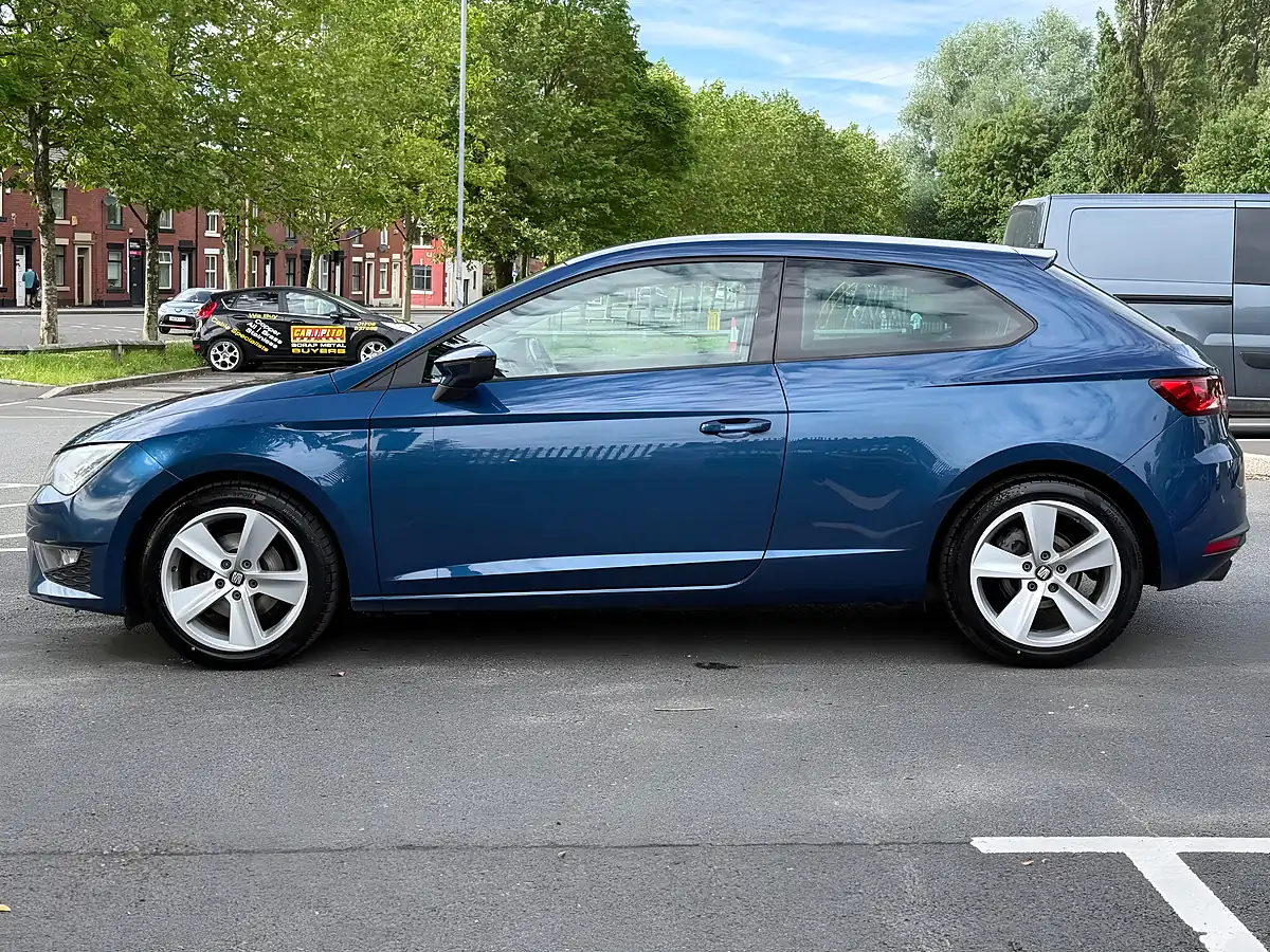 Used 2016 SEAT Leon Fr Sport Blue - Interior and Exterior details 7