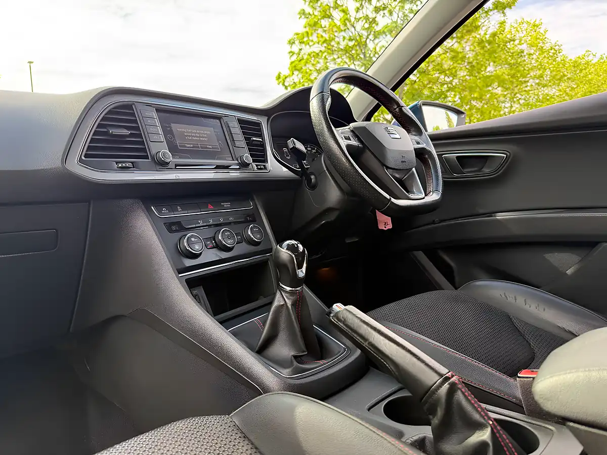 Used 2016 SEAT Leon Fr Sport Blue - Interior and Exterior details 9