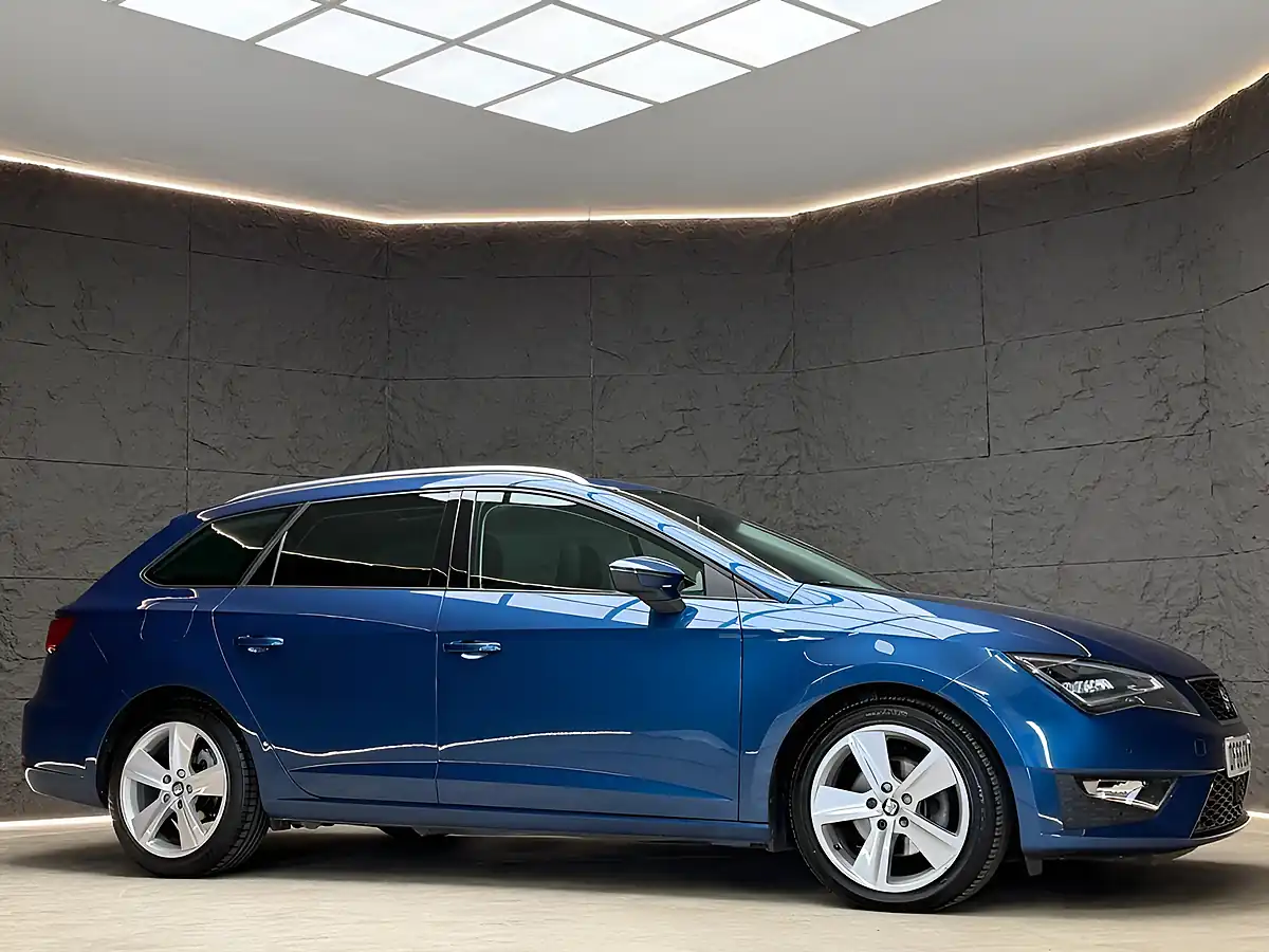 Used 2016 SEAT Leon Fr Sport Tourer Mediterranean Blue - Interior and Exterior details 10