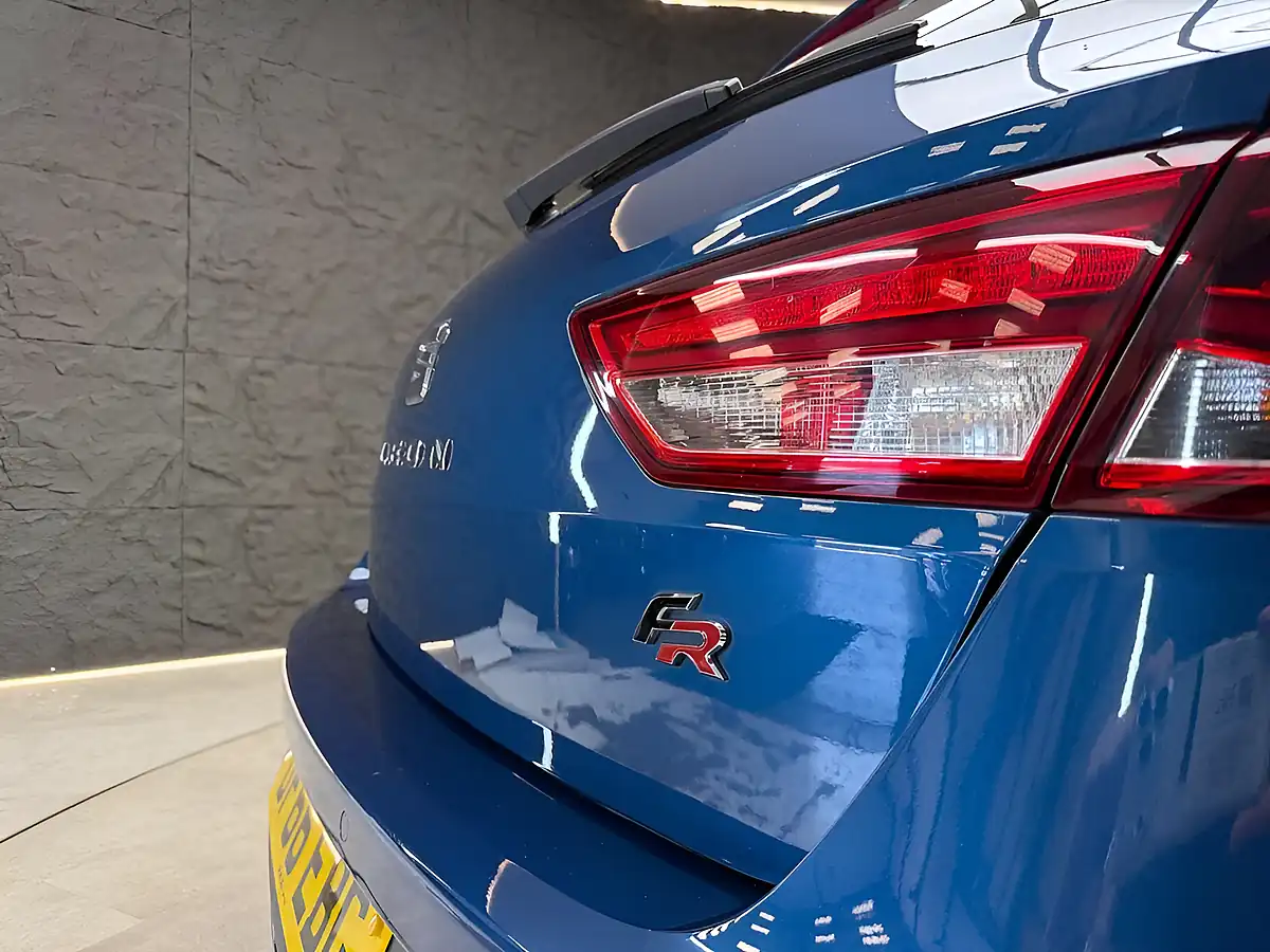 Used 2016 SEAT Leon Fr Sport Tourer Mediterranean Blue - Interior and Exterior details 16