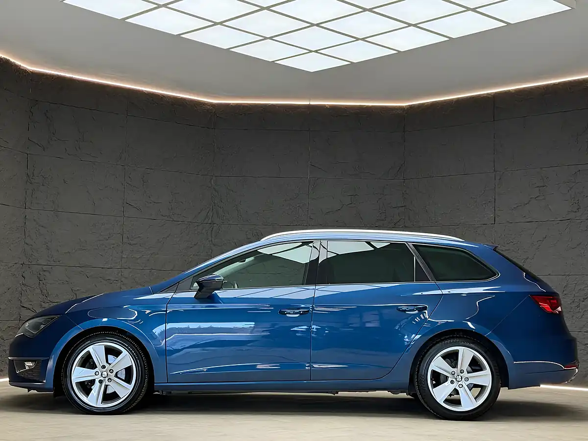Used 2016 SEAT Leon Fr Sport Tourer Mediterranean Blue - Interior and Exterior details 7