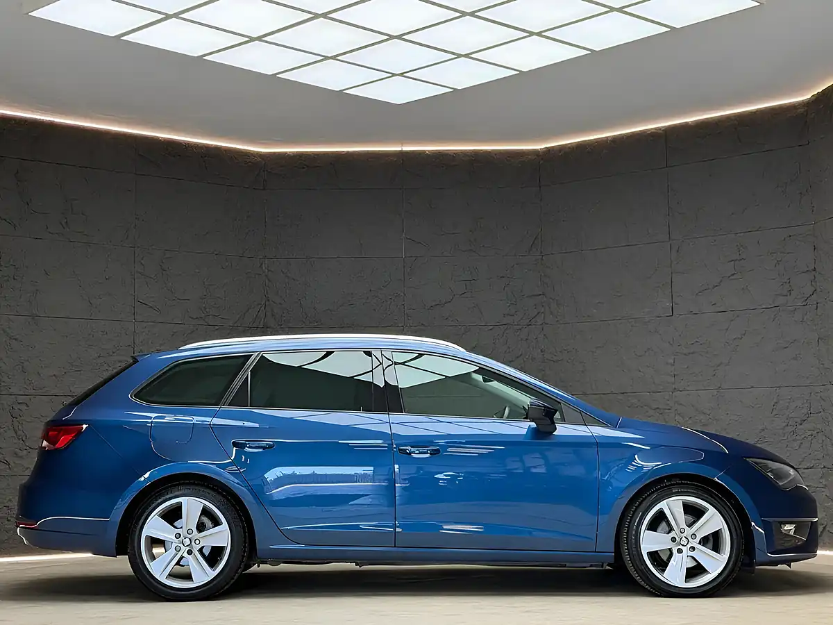 Used 2016 SEAT Leon Fr Sport Tourer Mediterranean Blue - Interior and Exterior details 9