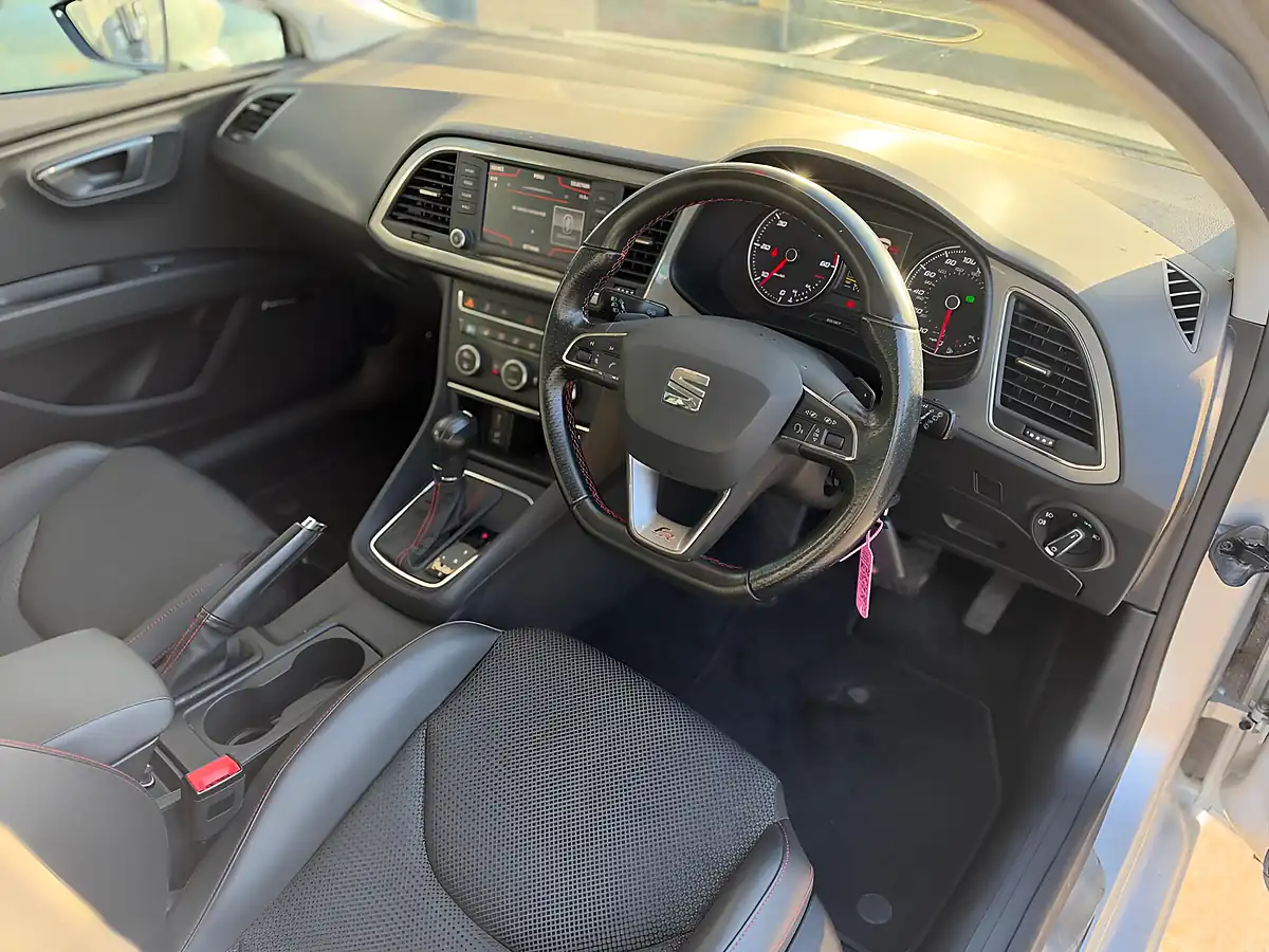 Used 2016 SEAT Leon Fr Sport Tourer Silver - Interior and Exterior details 10