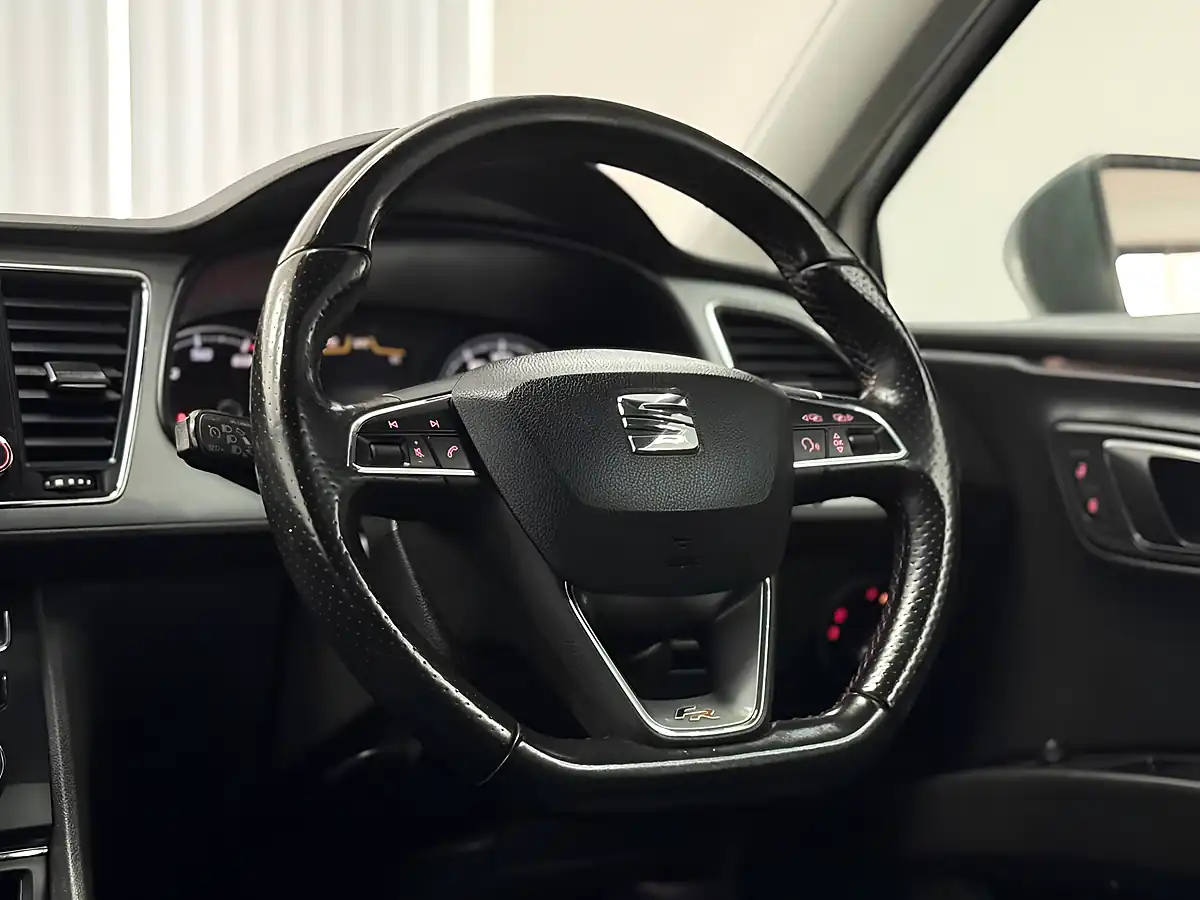Used 2016 SEAT Leon Fr Sport White - Interior and Exterior details 13