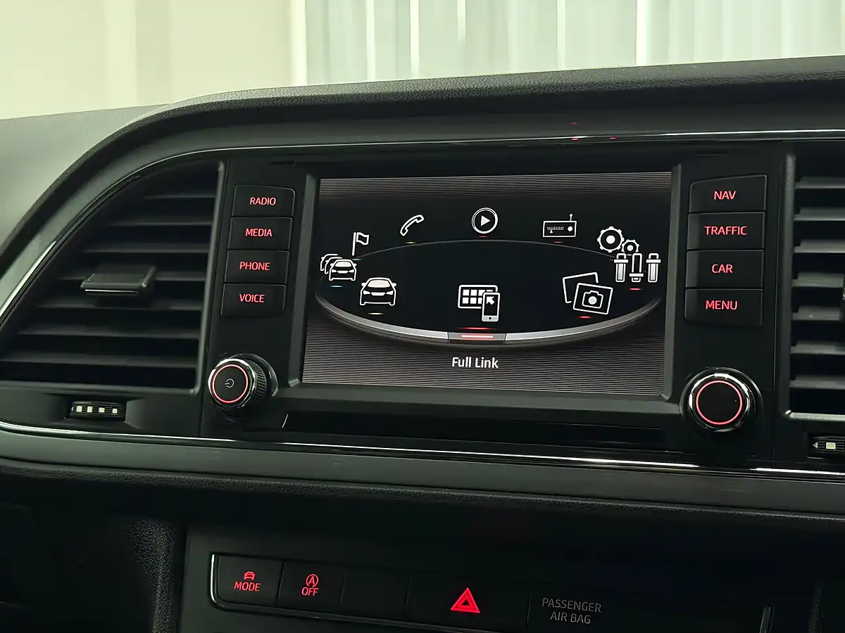 Used 2016 SEAT Leon Fr Sport White - Interior and Exterior details 17