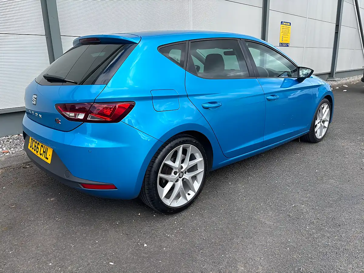 Used 2016 SEAT Leon Fr Technology Blue - Interior and Exterior details 12