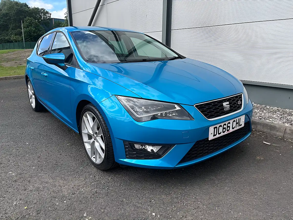 Used 2016 SEAT Leon Fr Technology Blue - Interior and Exterior details 4