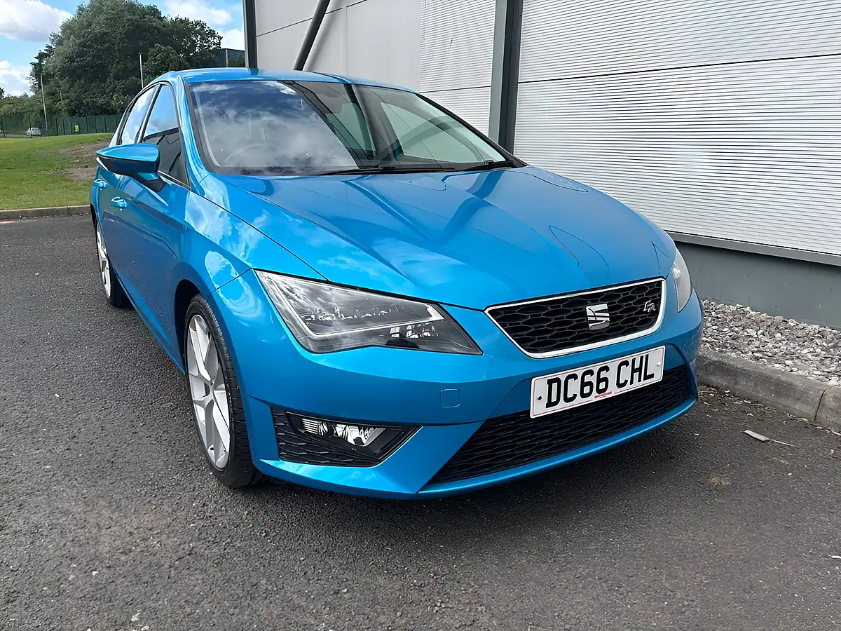 Used 2016 SEAT Leon Fr Technology Blue - Interior and Exterior details 5