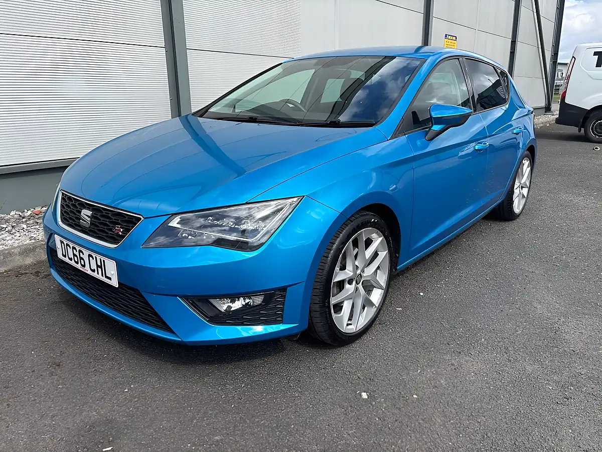 Used 2016 SEAT Leon Fr Technology Blue - Interior and Exterior details 8