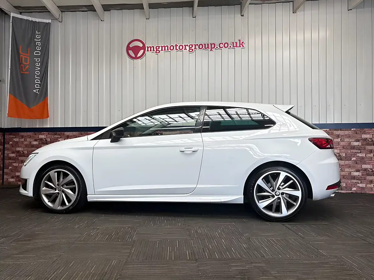 Used 2016 SEAT Leon Fr Titanium White - Interior and Exterior details 13