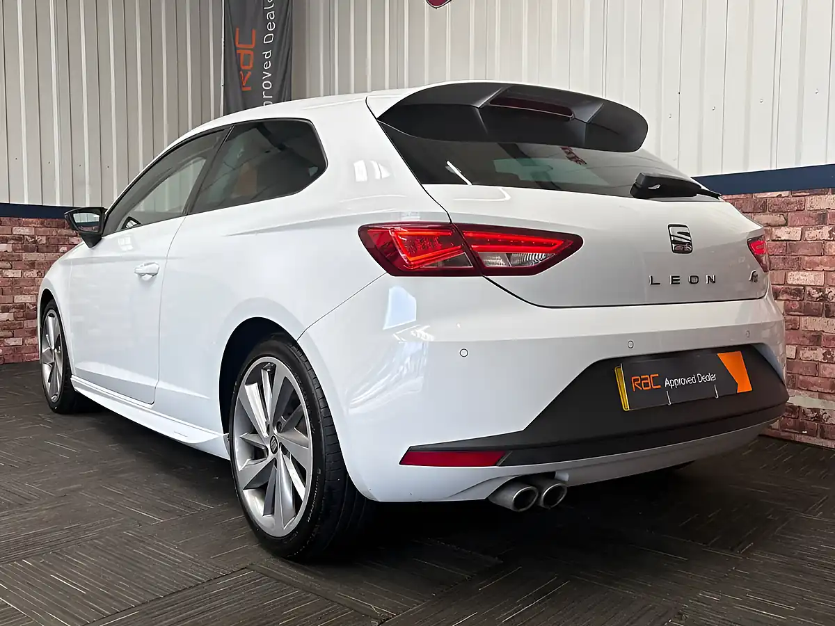 Used 2016 SEAT Leon Fr Titanium White - Interior and Exterior details 14