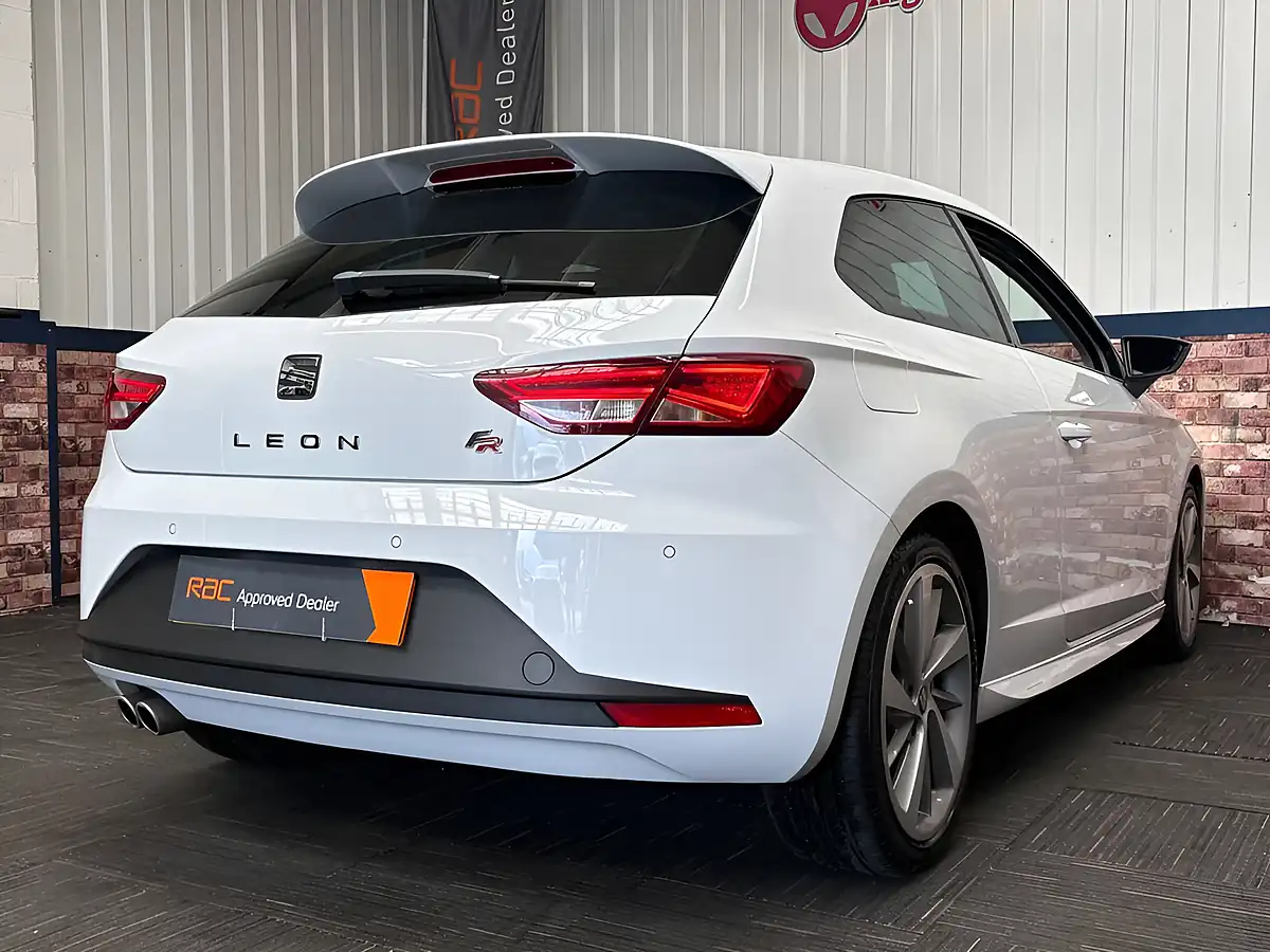 Used 2016 SEAT Leon Fr Titanium White - Interior and Exterior details 17