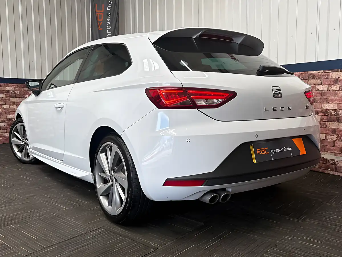 Used 2016 SEAT Leon Fr Titanium White - Interior and Exterior details 4