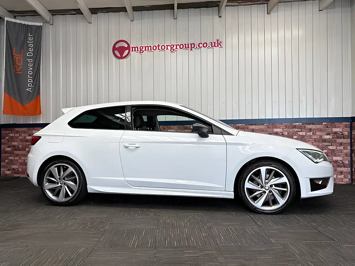 Used 2016 SEAT Leon Fr Titanium White - Interior and Exterior details 8