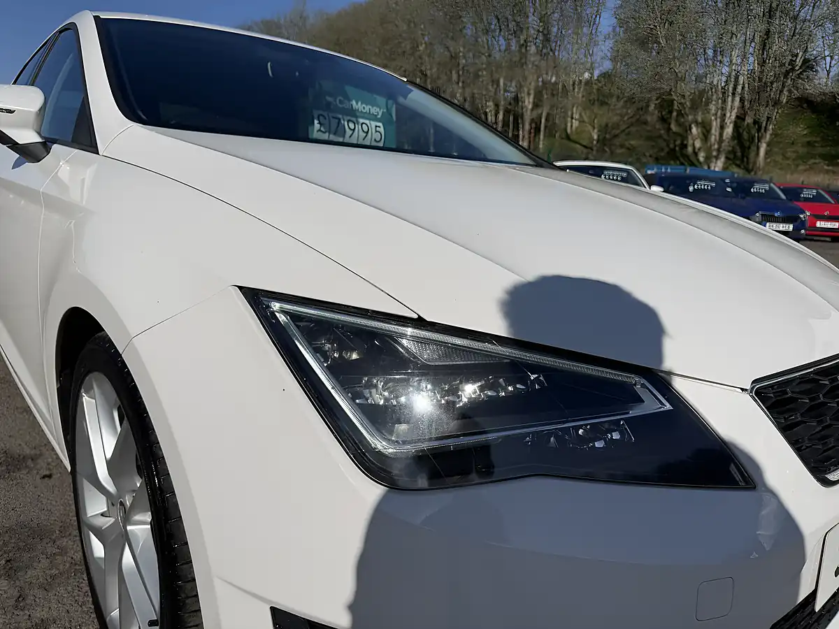 Used 2016 SEAT Leon Fr White - Interior and Exterior details 11