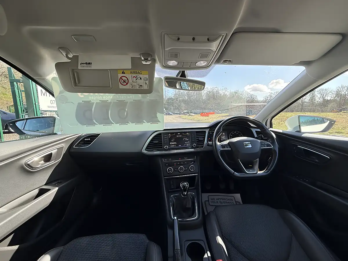 Used 2016 SEAT Leon Fr White - Interior and Exterior details 14