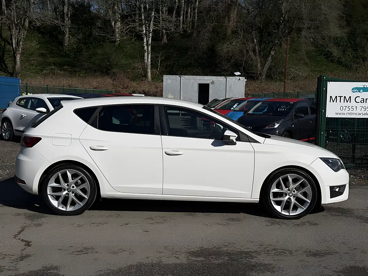 Used 2016 SEAT Leon Fr White - Interior and Exterior details 5