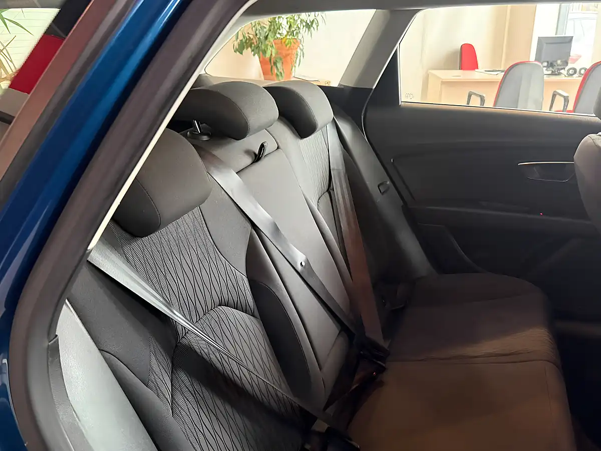 Used 2016 SEAT Leon Se Blue - Interior and Exterior details 11