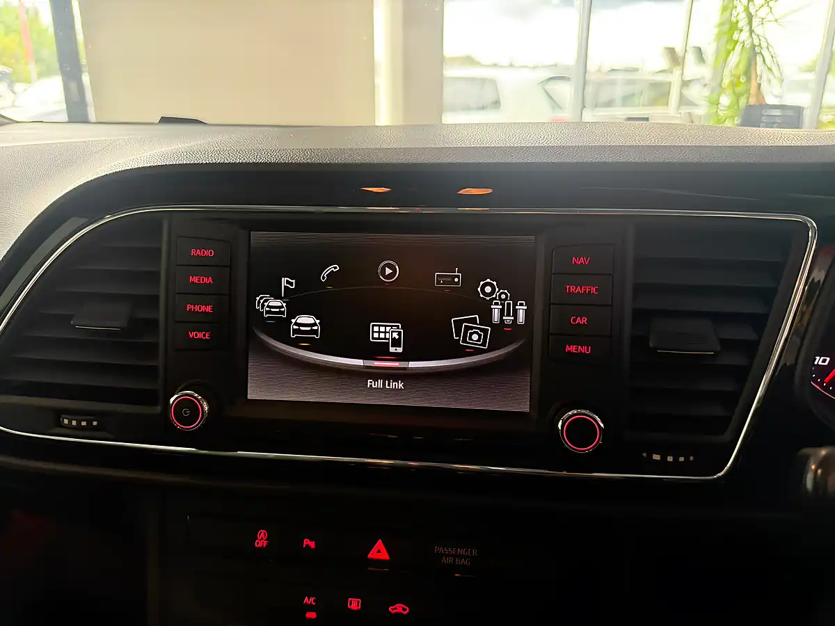 Used 2016 SEAT Leon Se Blue - Interior and Exterior details 17