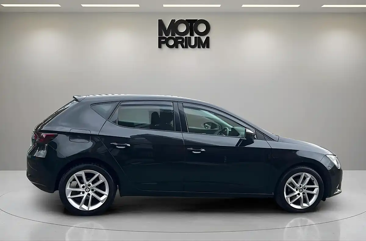 Used 2016 SEAT Leon Se Dynamic Technology Black - Interior and Exterior details 11