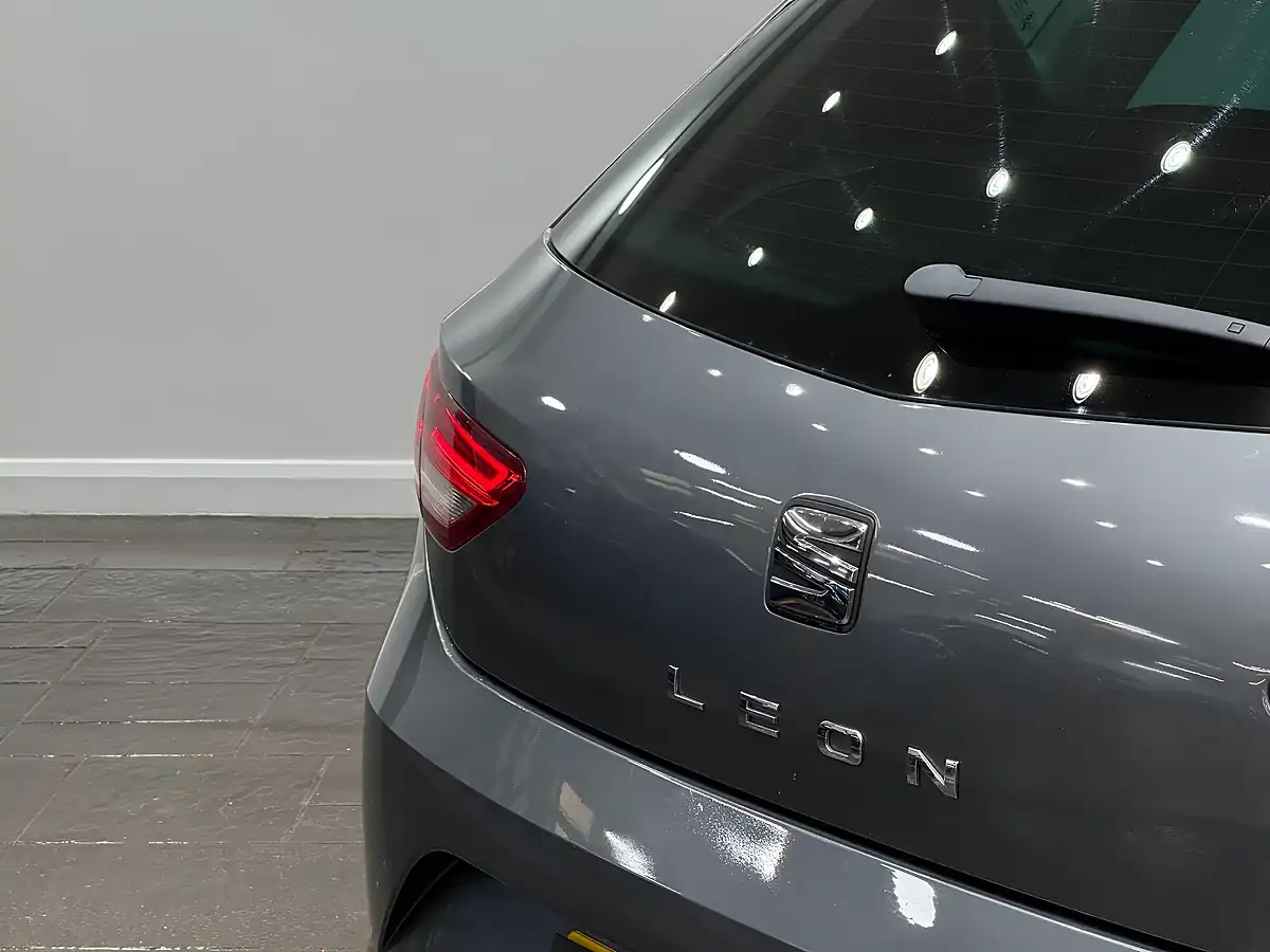 Used 2016 SEAT Leon Se Dynamic Technology Grey - Interior and Exterior details 12