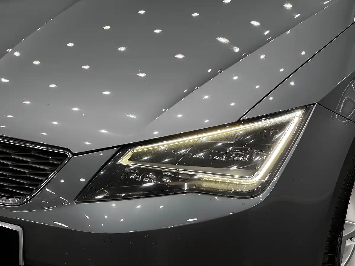 Used 2016 SEAT Leon Se Dynamic Technology Grey - Interior and Exterior details 8