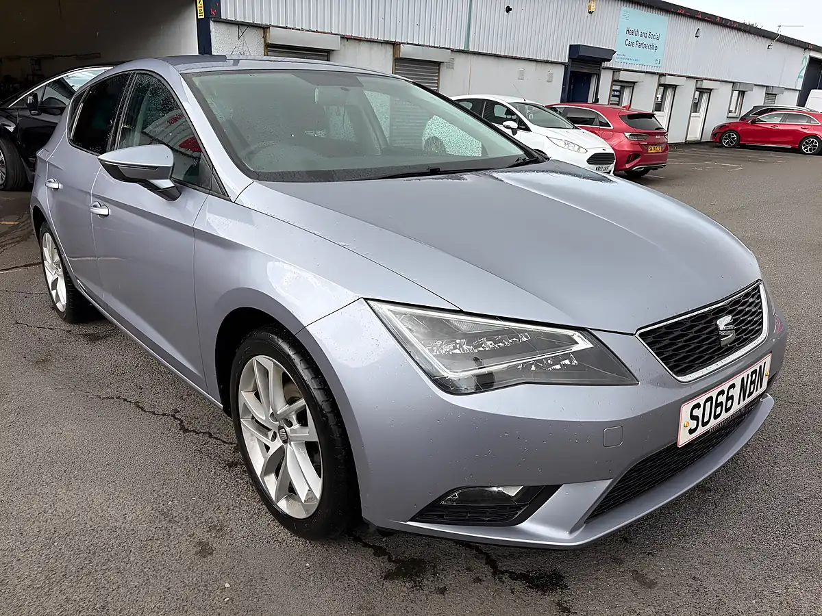 Used 2016 SEAT Leon Se Dynamic Technology Silver - Interior and Exterior details 3