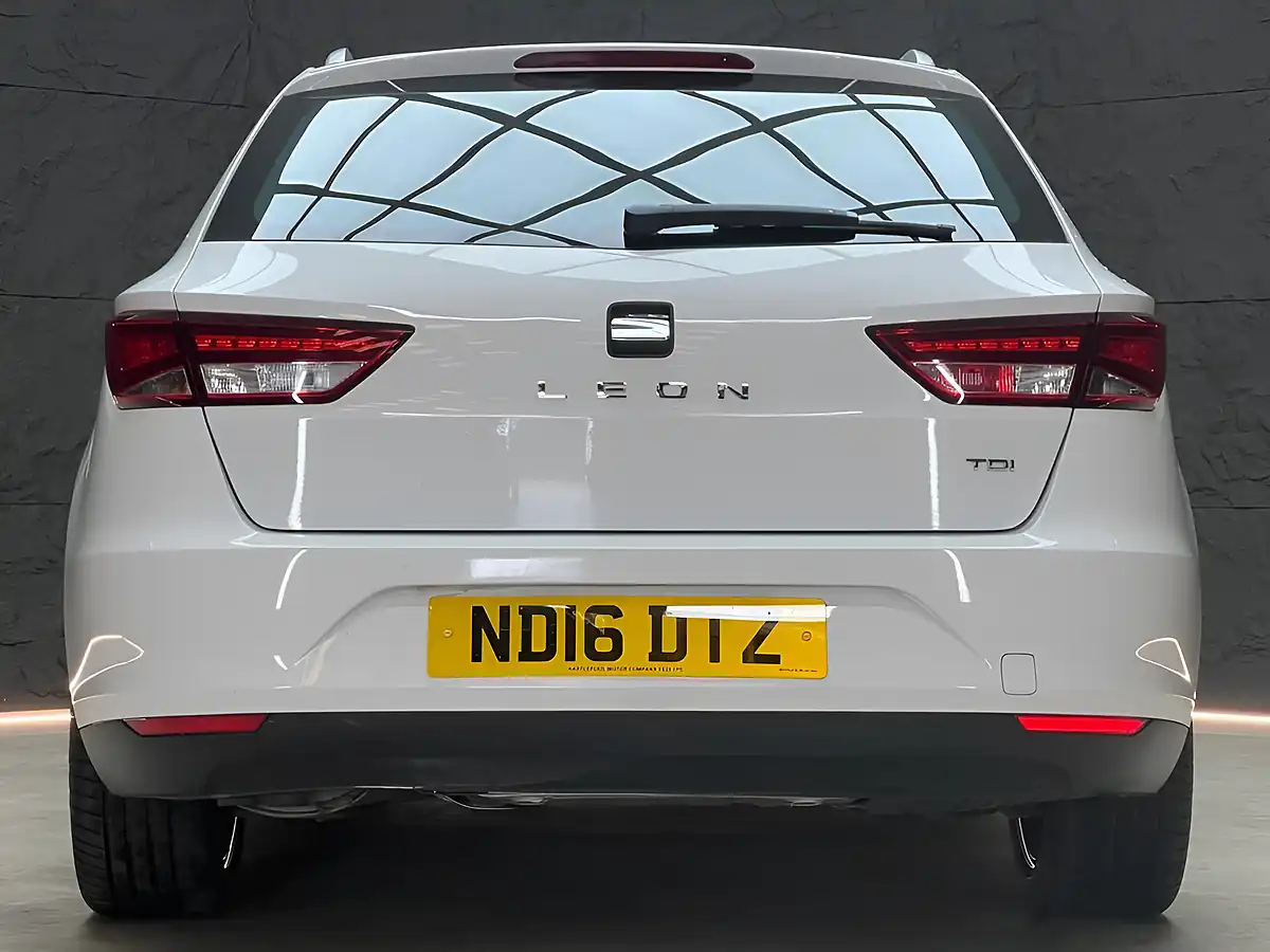 Used 2016 SEAT Leon Se Dynamic Technology Sport Tourer White - Interior and Exterior details 13