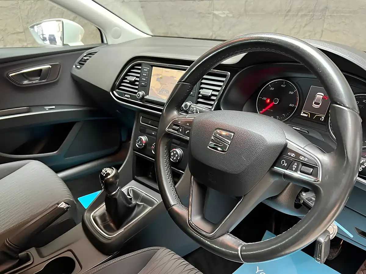Used 2016 SEAT Leon Se Dynamic Technology Sport Tourer White - Interior and Exterior details 19
