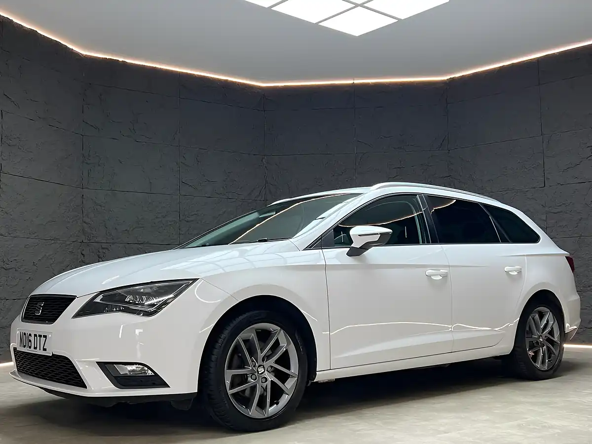 Used 2016 SEAT Leon Se Dynamic Technology Sport Tourer White - Interior and Exterior details 2