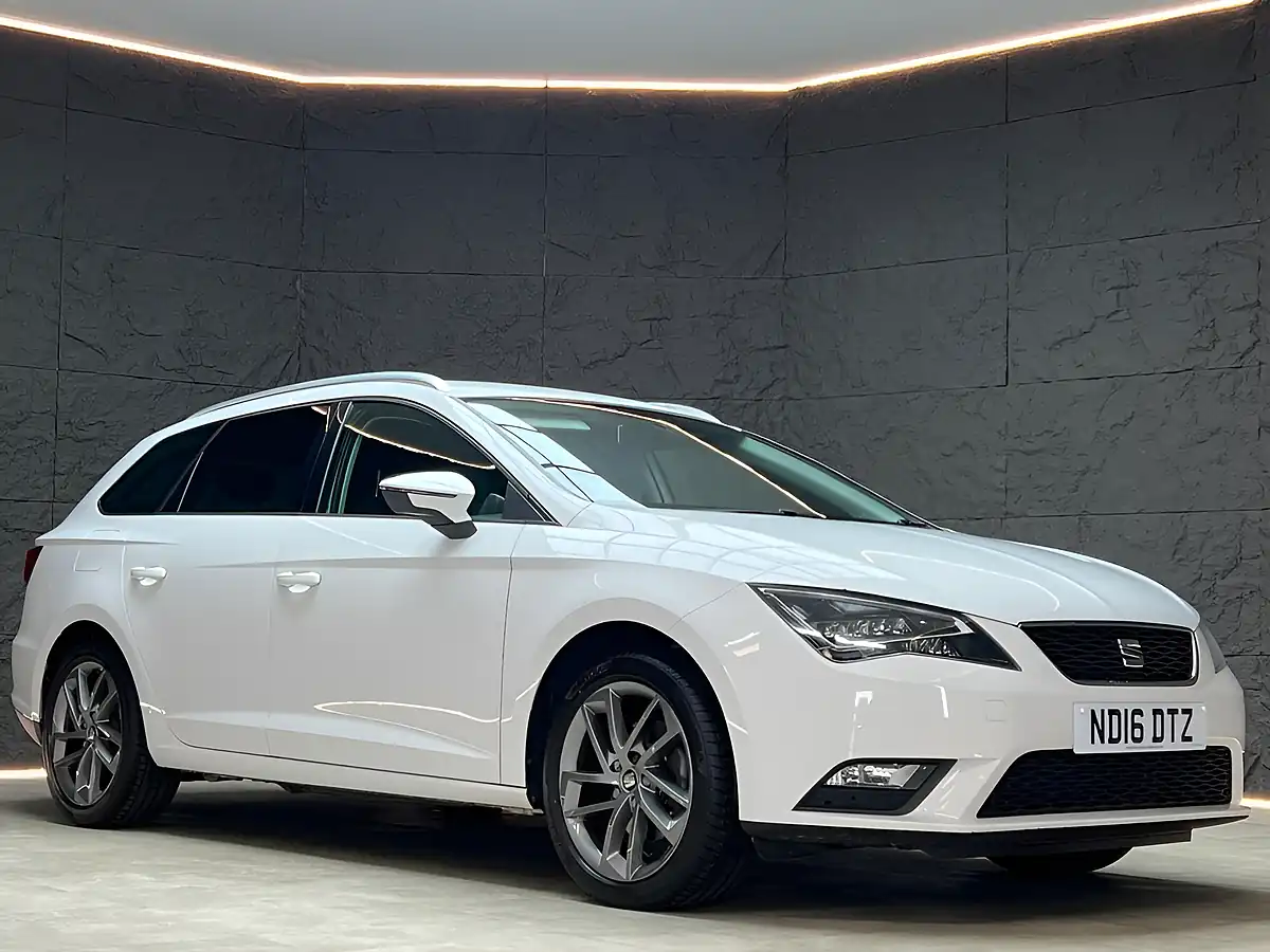Used 2016 SEAT Leon Se Dynamic Technology Sport Tourer White - Interior and Exterior details 6