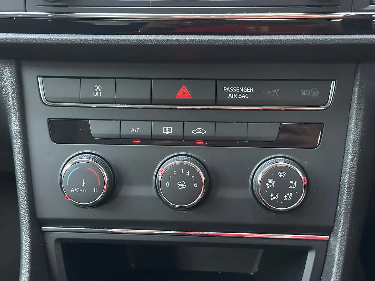 Used 2016 SEAT Leon Se Grey - Interior and Exterior details 14