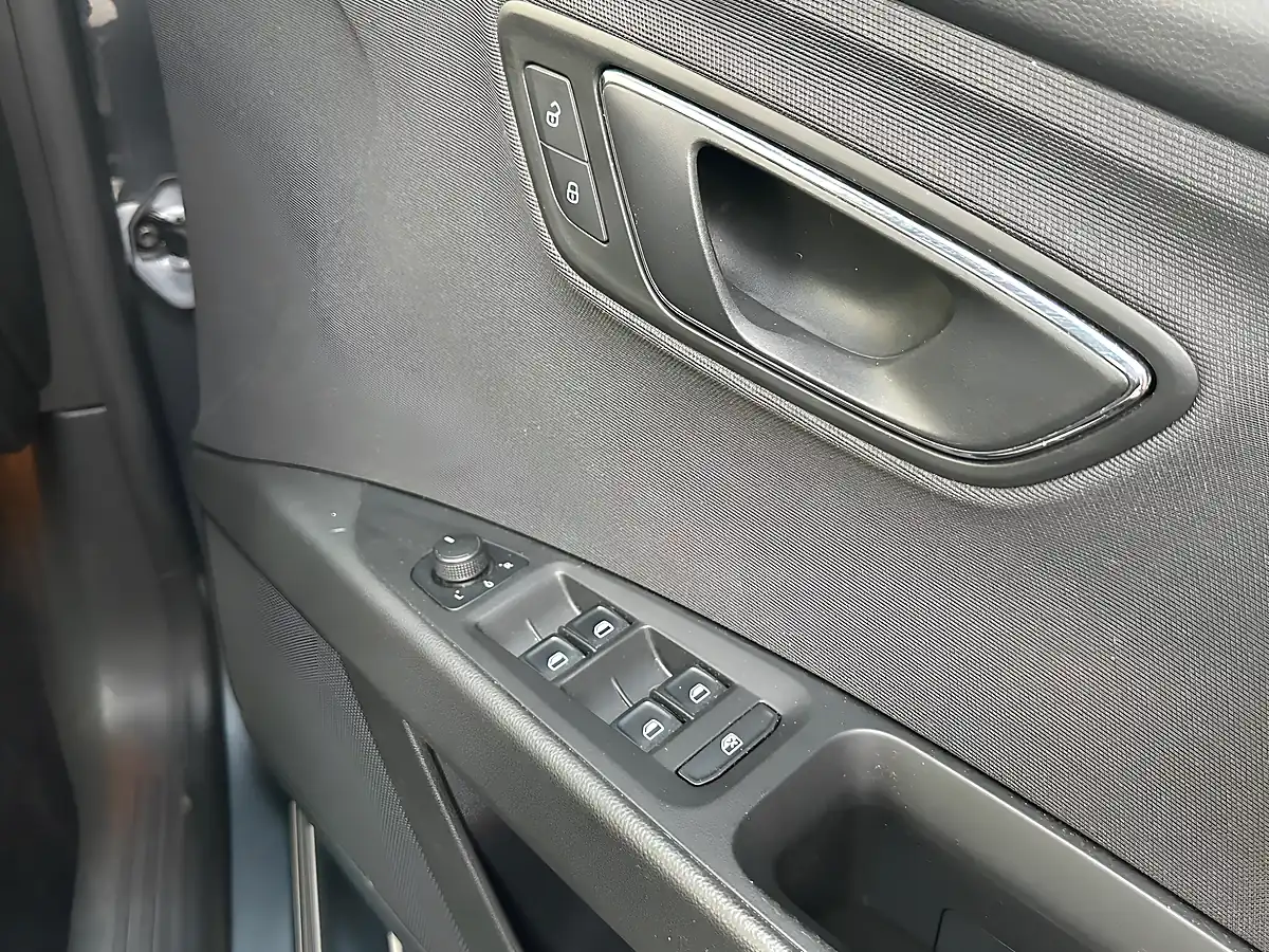 Used 2016 SEAT Leon Se Grey - Interior and Exterior details 18
