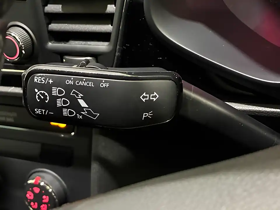 Used 2016 SEAT Leon Se Sport Tourer Grey - Interior and Exterior details 13