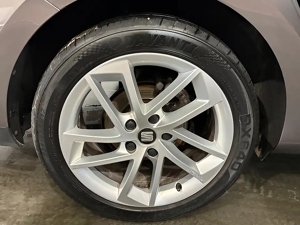 Used 2016 SEAT Leon Se Sport Tourer Grey - Interior and Exterior details 15