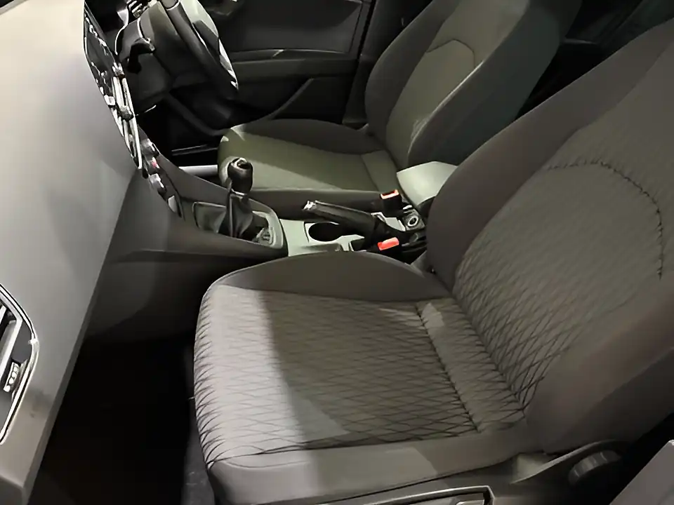 Used 2016 SEAT Leon Se Sport Tourer Grey - Interior and Exterior details 17